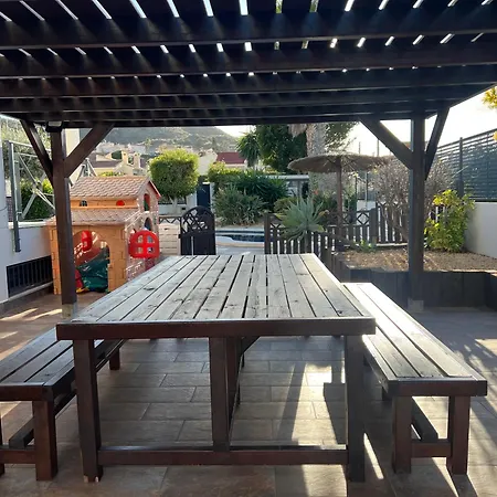 Moderna Con Piscina Villa *