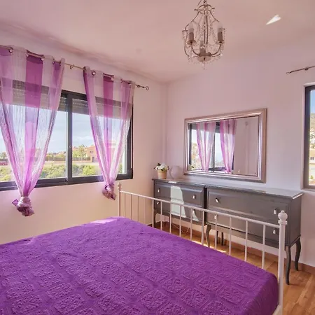 Moderna Con Piscina Villa *