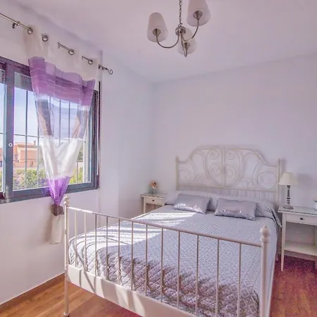 Moderna Con Piscina Villa