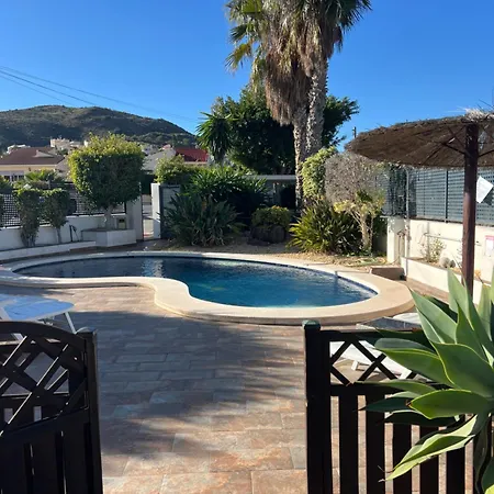 Villa Moderna Con Piscina