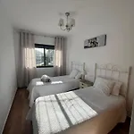 Moderna Con Piscina *