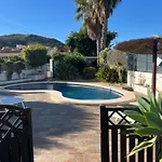Villa Moderna Con Piscina