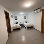 Moderna Con Piscina