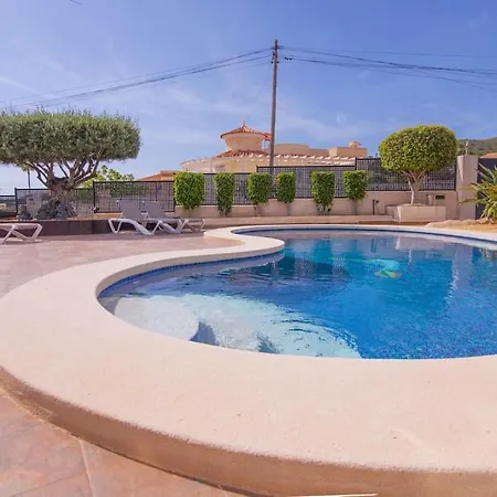 Moderna Con Piscina ヴィラ *