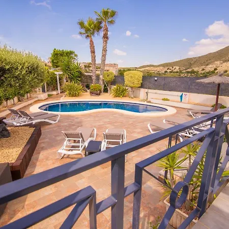 Moderna Con Piscina *