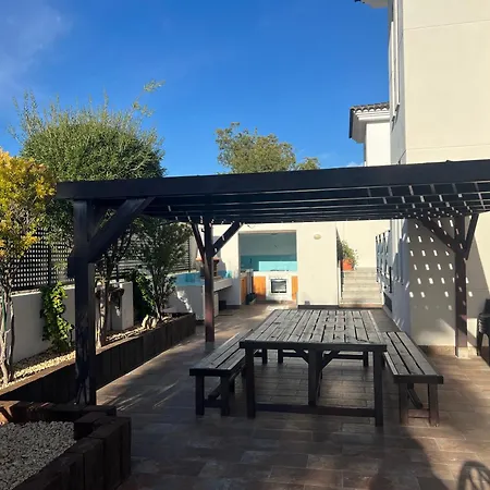 Moderna Con Piscina Вилла