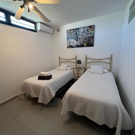 Moderna Con Piscina Вилла Кампелло