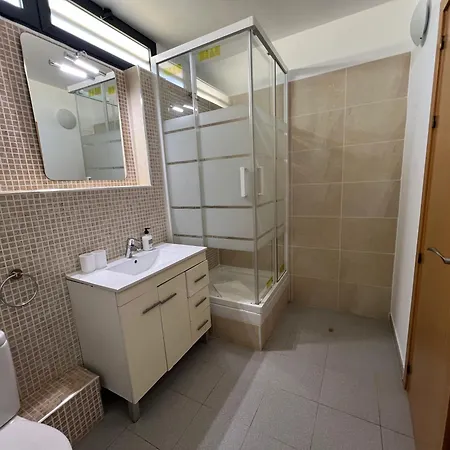 Вилла Moderna Con Piscina