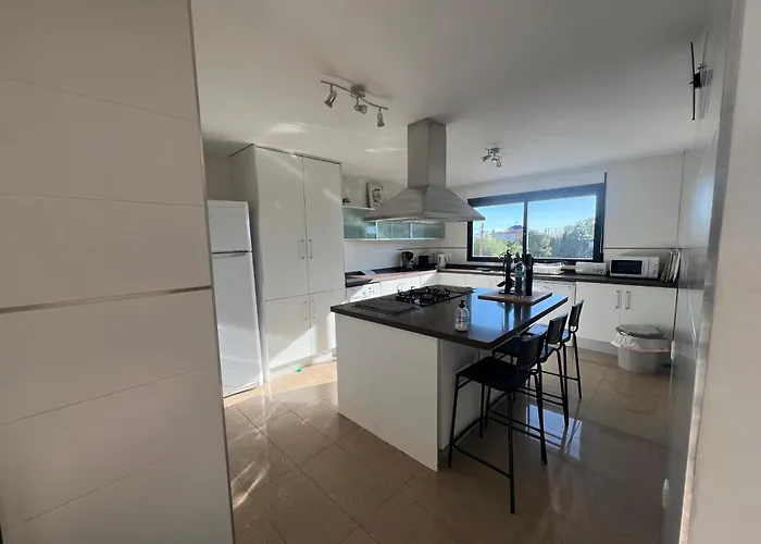 Moderna Con Piscina Вилла