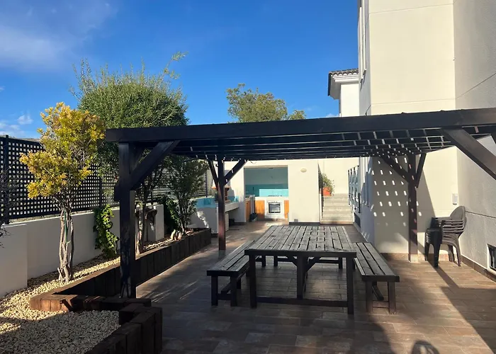 Moderna Con Piscina Вилла