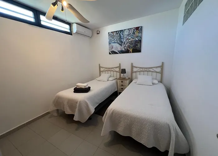 Moderna Con Piscina Вилла Кампелло