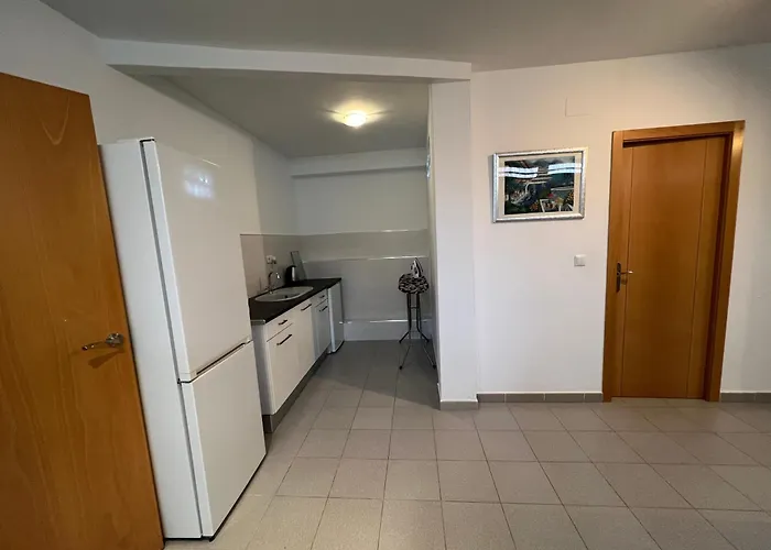 Moderna Con Piscina * Кампелло