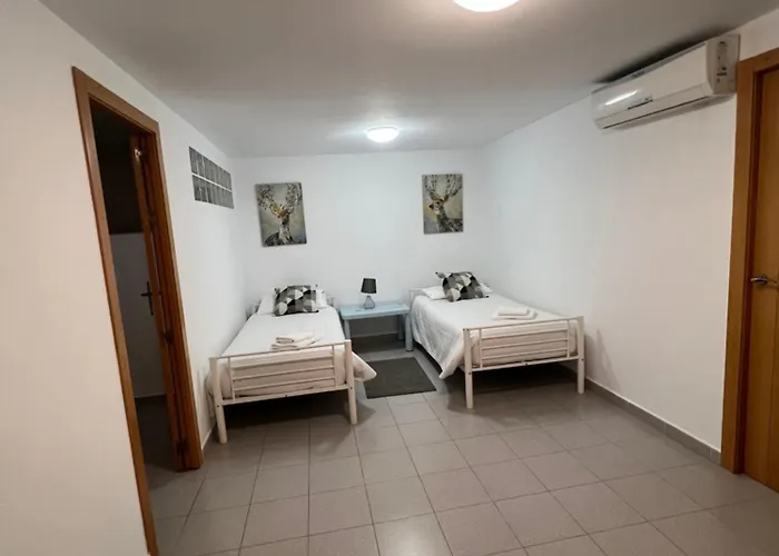 Moderna Con Piscina