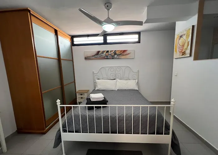 Moderna Con Piscina Вилла