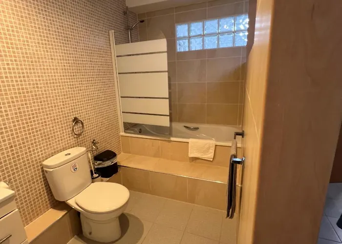 Вилла Moderna Con Piscina